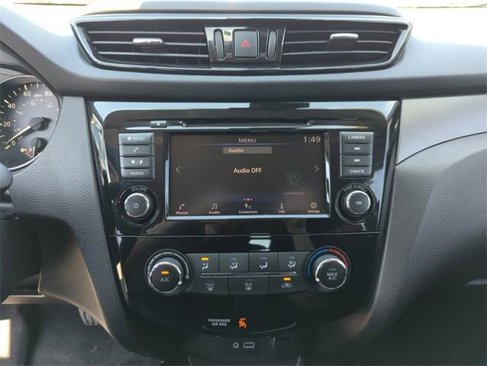 Certified 2021 Nissan Rogue Sport S image 29