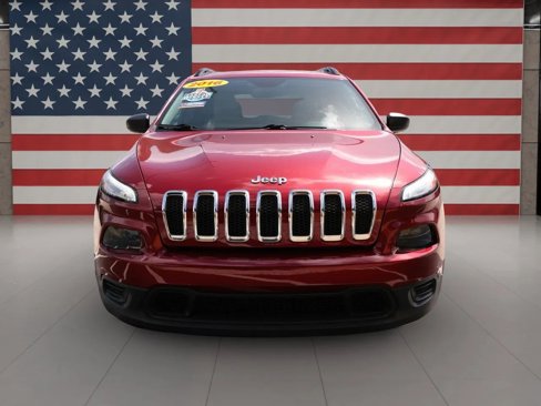 Used 2016 Jeep Cherokee Sport image 9