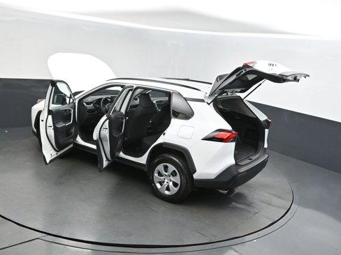 Used 2020 Toyota RAV4 LE image 2