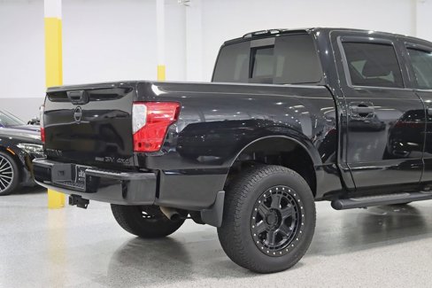 Used 2018 Nissan Titan SV w/ SV Convenience Package image 10