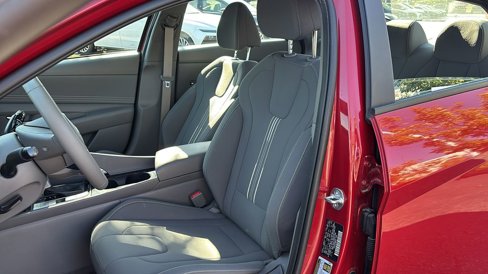 Used 2023 Hyundai Elantra SEL w/ Convenience Package image 10