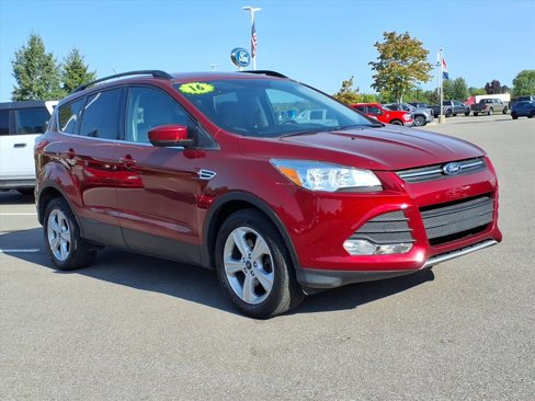 Used 2016 Ford Escape SE w/ Equipment Group 201A image 3