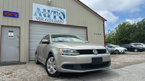 Used 2014 Volkswagen Jetta SE image 1