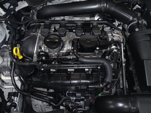 Used 2014 Volkswagen GTI Wolfsburg Edition image 30