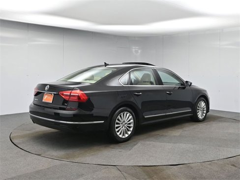 Used 2016 Volkswagen Passat 1.8T SE image 5