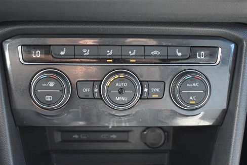 Used 2021 Volkswagen Tiguan SE image 27