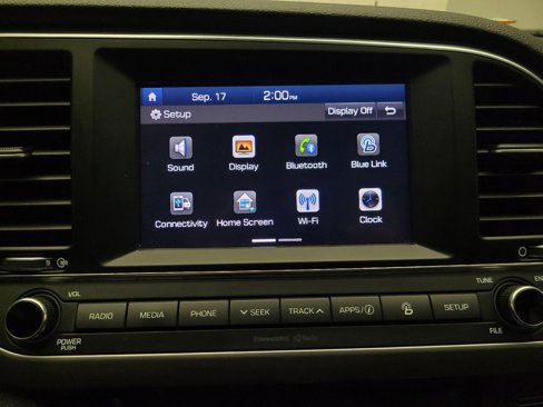 Used 2017 Hyundai Elantra Limited image 25