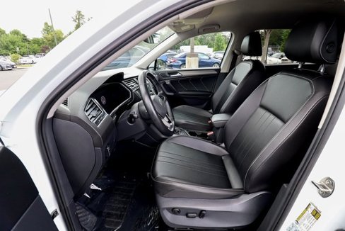 Used 2022 Volkswagen Tiguan SE image 31