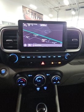 Used 2021 Hyundai Venue image 19