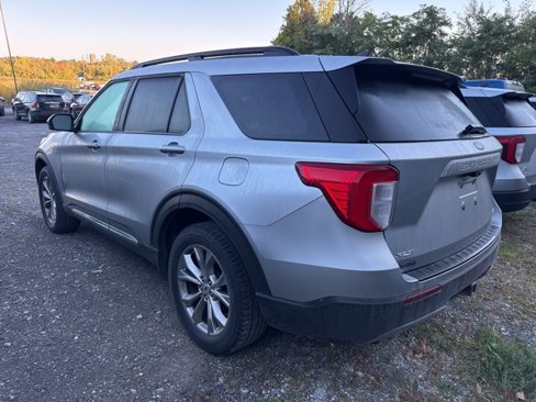 Used 2021 Ford Explorer XLT w/ Equipment Group 202A image 2