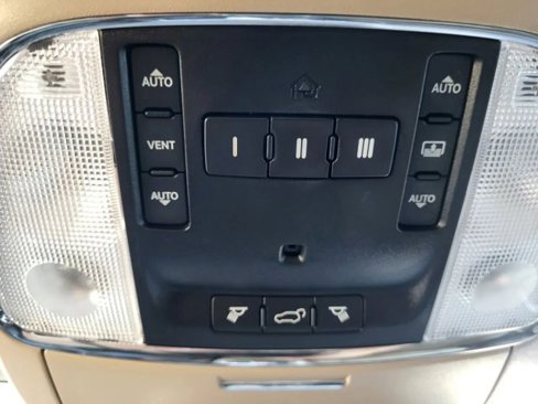 Used 2018 Jeep Grand Cherokee Overland image 40