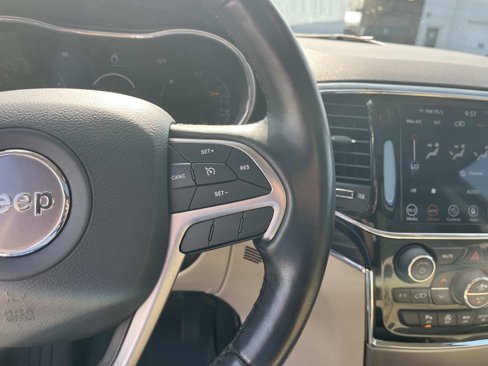 Used 2020 Jeep Grand Cherokee Limited image 18