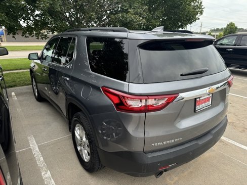 Used 2020 Chevrolet Traverse LT w/ Driver Confidence II Package image 3