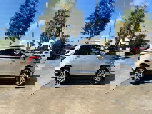 Used 2019 Cadillac XT5 FWD image 5