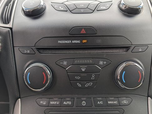 Used 2016 Ford Edge SEL image 16
