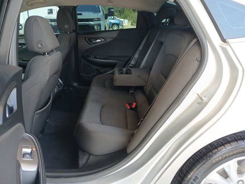 Used 2020 Chevrolet Malibu LT image 25