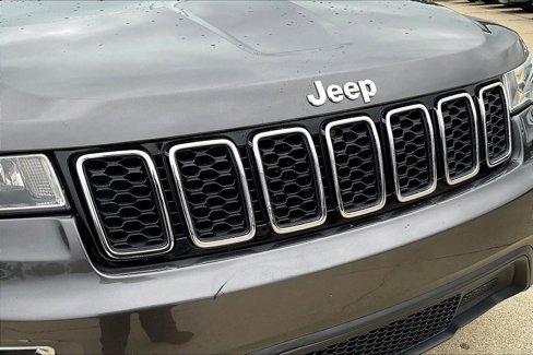 Used 2020 Jeep Grand Cherokee Laredo image 30
