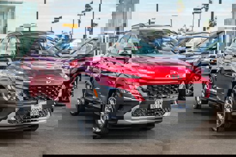 Used 2023 Hyundai Kona SEL image 3