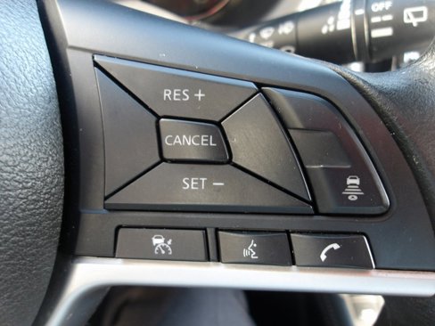 Used 2022 Nissan Kicks SV image 14