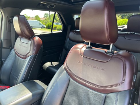 Used 2020 Ford Explorer Platinum w/ Premium Technology Package image 24