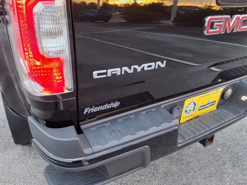 Used 2017 GMC Canyon SLE w/ All Terrain Package image 5