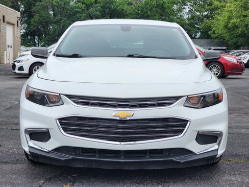 Used 2018 Chevrolet Malibu LS image 2