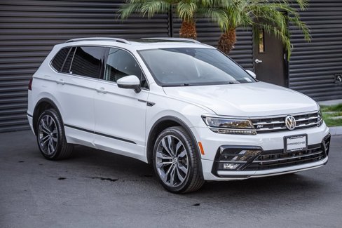 Used 2018 Volkswagen Tiguan SEL Premium w/ R-Line Package image 6