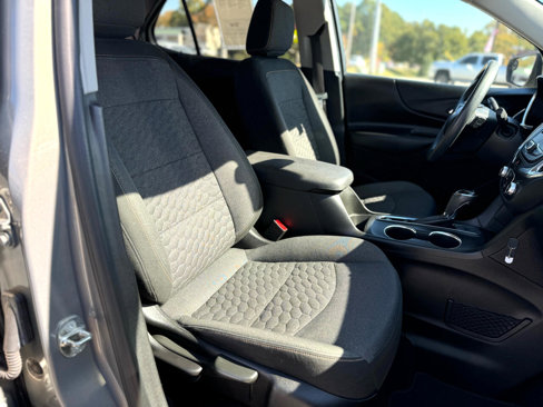 Used 2018 Chevrolet Equinox LT image 21