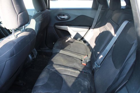 Used 2017 Jeep Cherokee Latitude w/ Safety/Convenience Group image 7