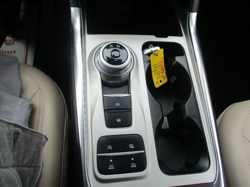 Used 2023 Ford Explorer Limited image 11