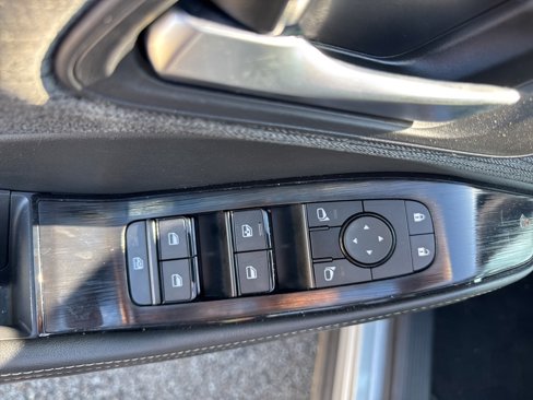Used 2023 Nissan Rogue SV image 13