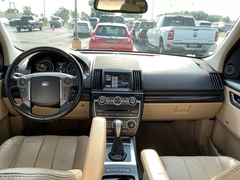 Used 2013 Land Rover LR2 image 12