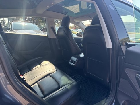 Used 2018 Tesla Model 3 Mid Range image 22
