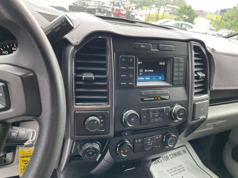 Used 2017 Ford F150 XLT w/ Trailer Tow Package image 17