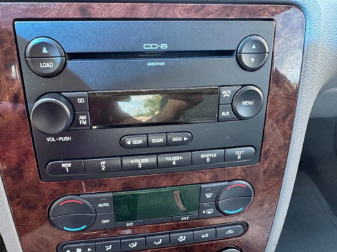 Used 2005 Ford Five Hundred SEL image 18