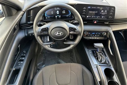 Certified 2025 Hyundai Elantra Sport image 15
