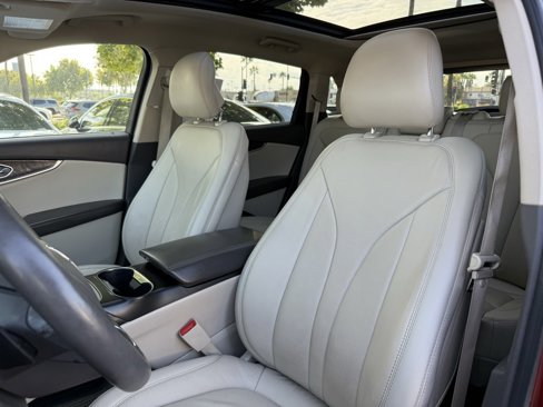 Used 2017 Lincoln MKX Reserve w/ Driver Assistance Package image 6