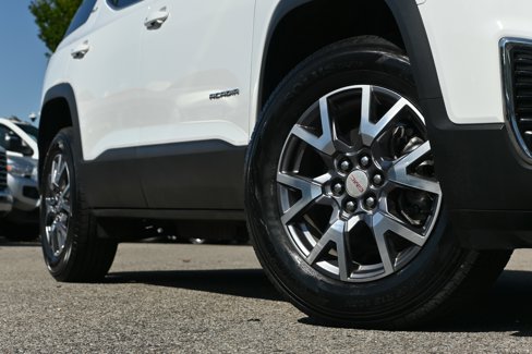 Used 2023 GMC Acadia SLT image 32
