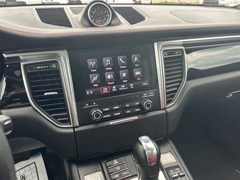 Used 2018 Porsche Macan S image 17