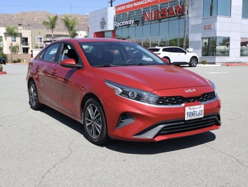 Used 2022 Kia Forte LXS w/ LXS Technology Package image 2