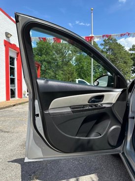 Used 2013 Chevrolet Cruze LS image 14