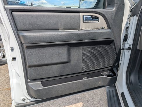 Used 2017 Ford Expedition XLT image 24