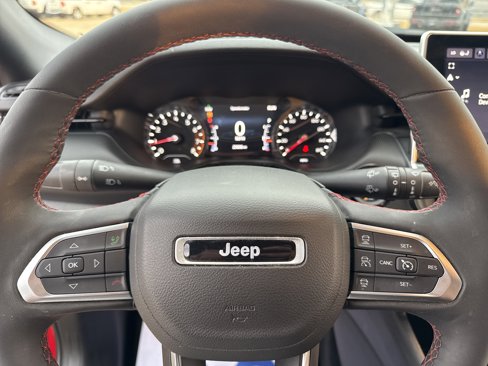 Used 2023 Jeep Compass Trailhawk w/ Trailhawk Convenience Group image 17