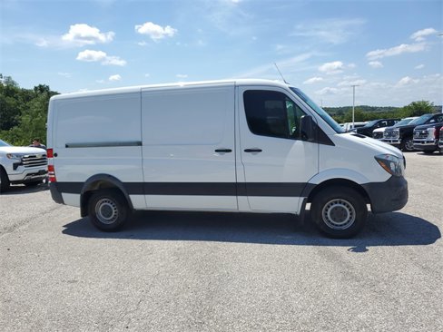 Used 2015 Mercedes-Benz Sprinter 2500 image 3