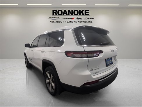 Used 2022 Jeep Grand Cherokee L Limited image 3