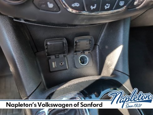 Used 2017 Chevrolet Cruze Premier image 16