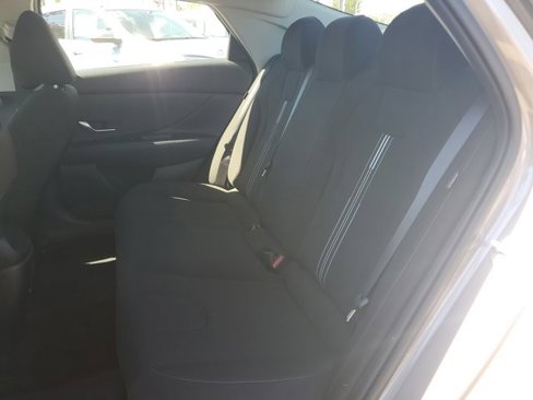 Used 2024 Hyundai Elantra SEL image 12