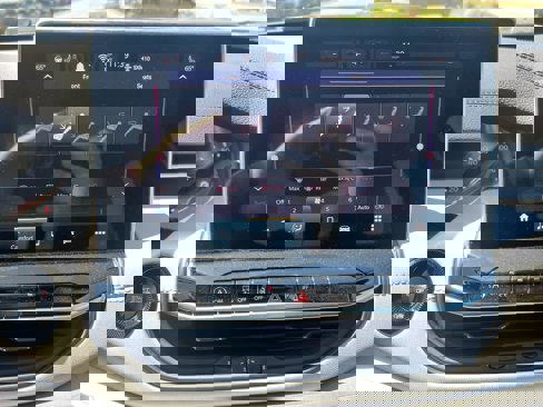 New 2025 Jeep Compass Limited image 18