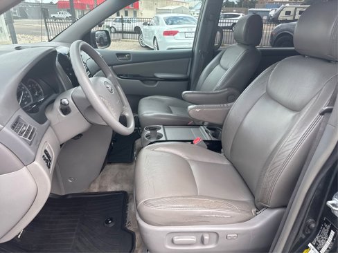 Used 2005 Toyota Sienna LE image 10