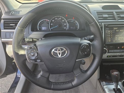 Used 2014 Toyota Camry XLE image 27
